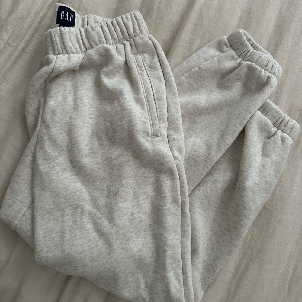 GAP heather gray sweatpants